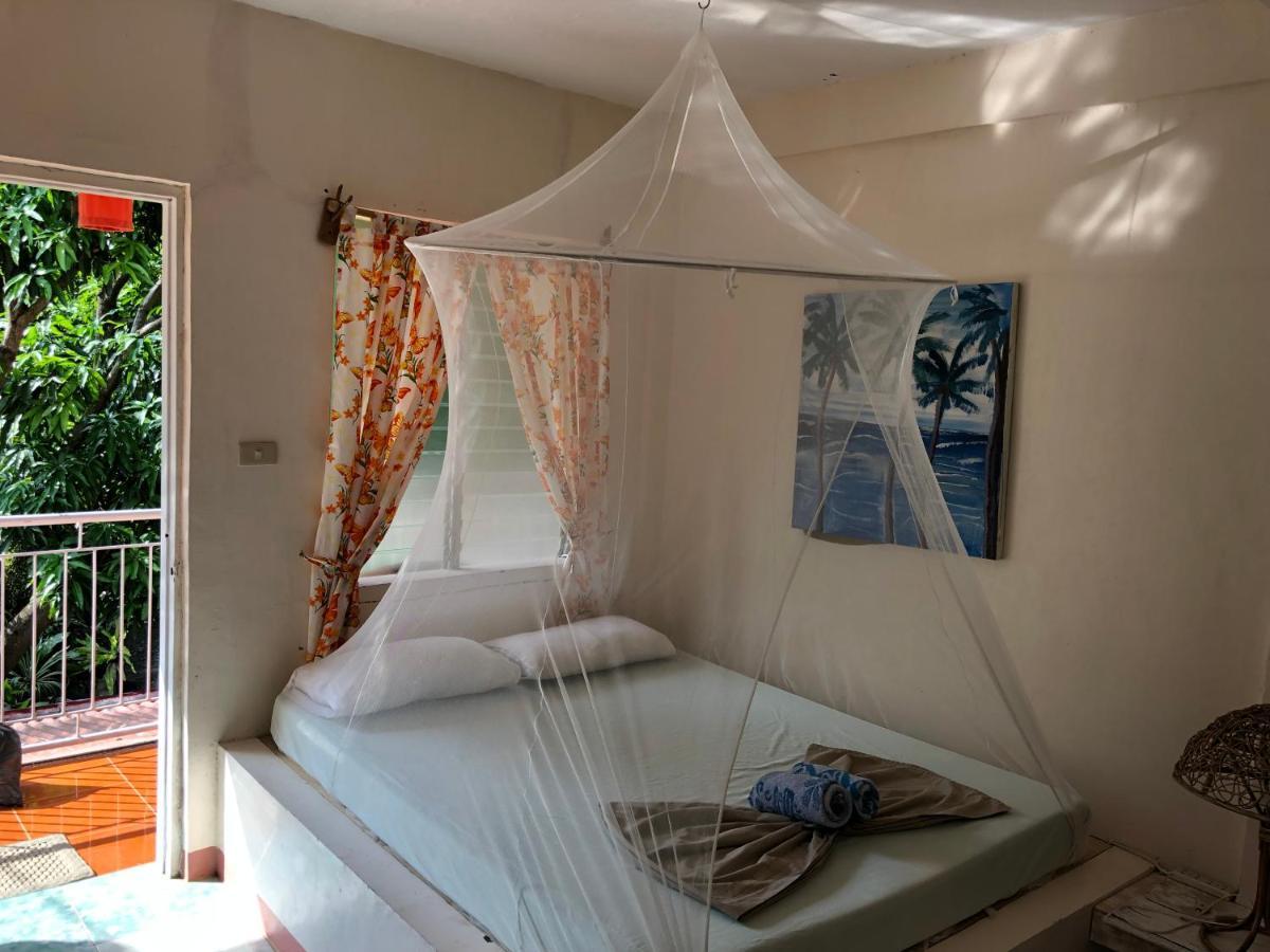 Puerto Galera Hostel Экстерьер фото