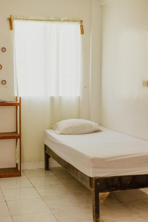 Puerto Galera Hostel Экстерьер фото